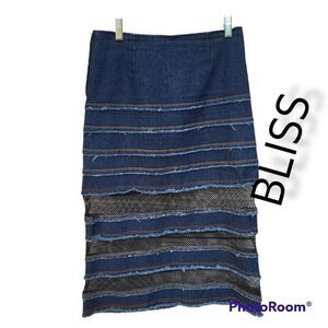 *Bliss- Woman's Adorable denim skirt size  Small EUC